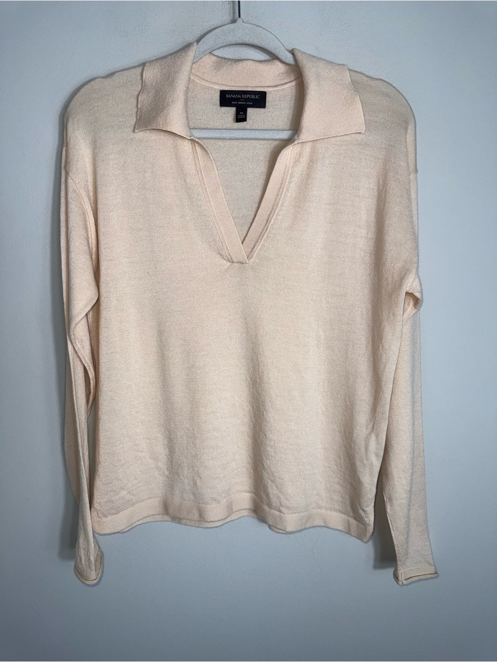 Banana Republic Merino Wool V Neck Sweater-Ivory-Long Sleeves-Medium